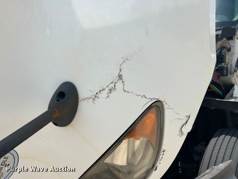 image for item DR5738 2009 International ProStar  semi truck