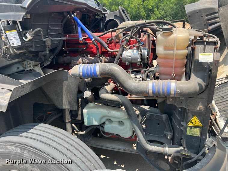 image for item DR5738 2009 International ProStar  semi truck