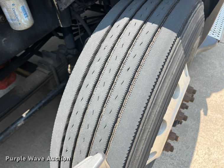 image for item DR5738 2009 International ProStar  semi truck