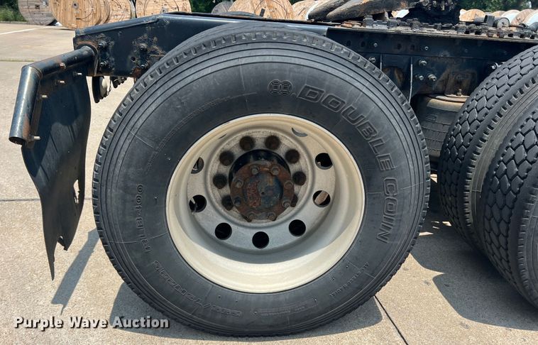 image for item DR5738 2009 International ProStar  semi truck