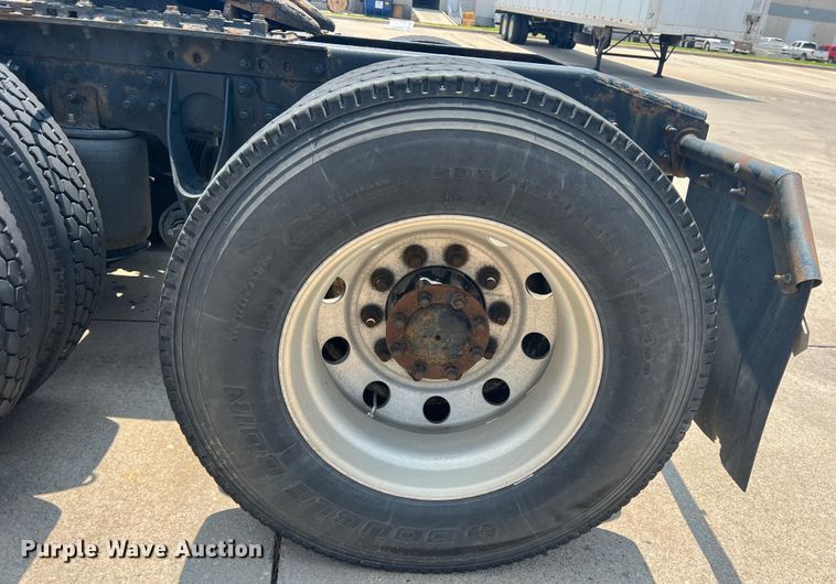 image for item DR5738 2009 International ProStar  semi truck