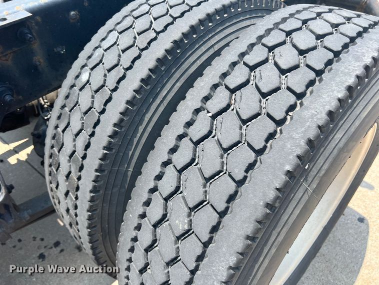 image for item DR5738 2009 International ProStar  semi truck