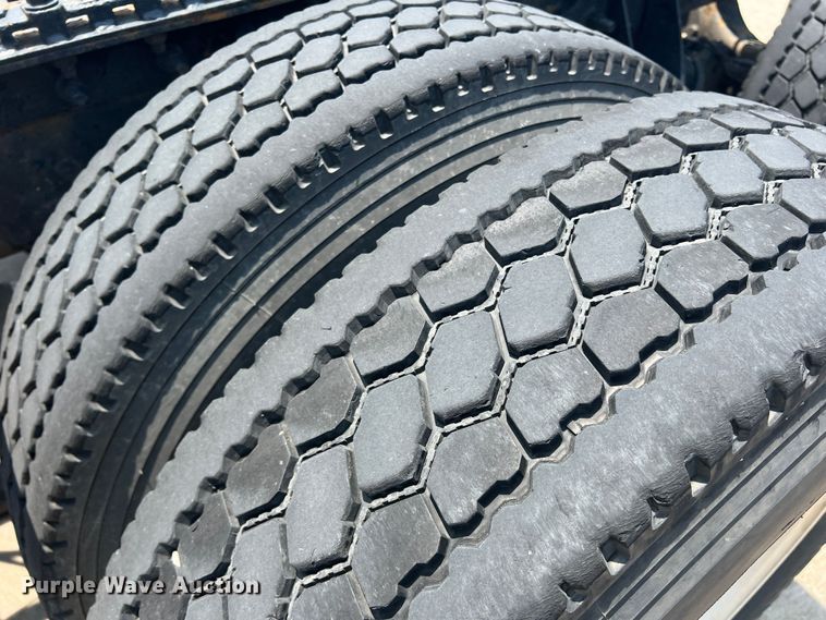 image for item DR5738 2009 International ProStar  semi truck