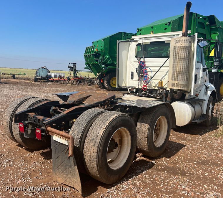 image for item DR5740 2011 International TranStar 8600  semi truck