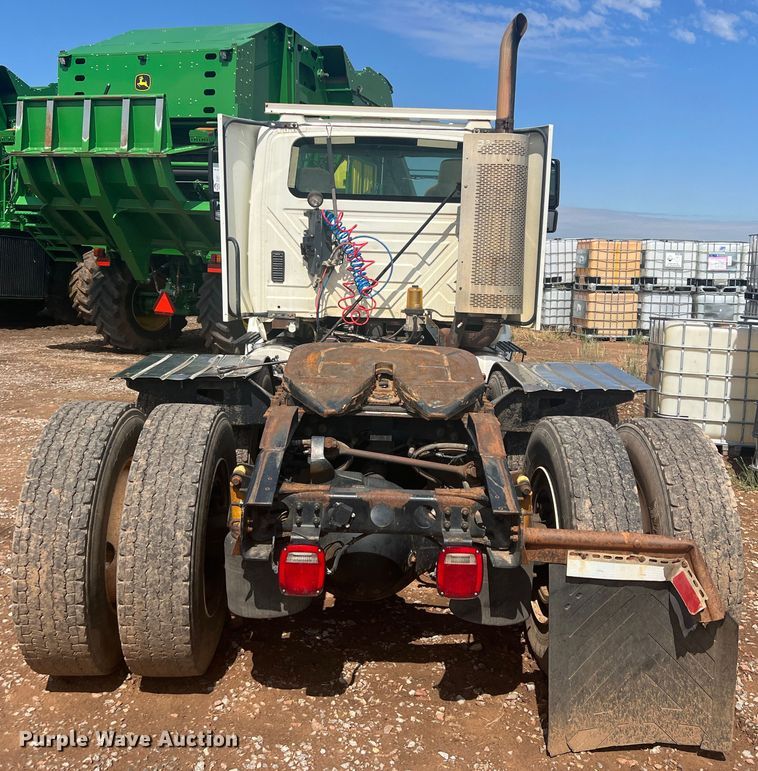 image for item DR5740 2011 International TranStar 8600  semi truck