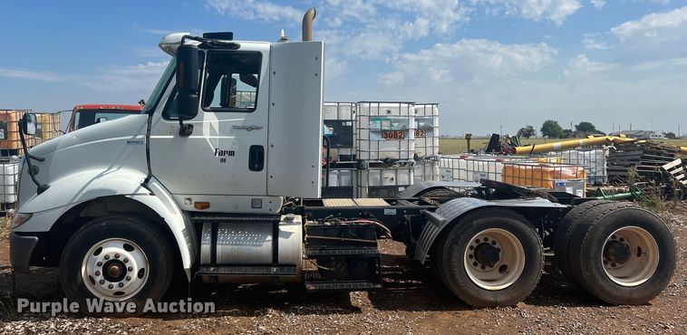 image for item DR5740 2011 International TranStar 8600  semi truck