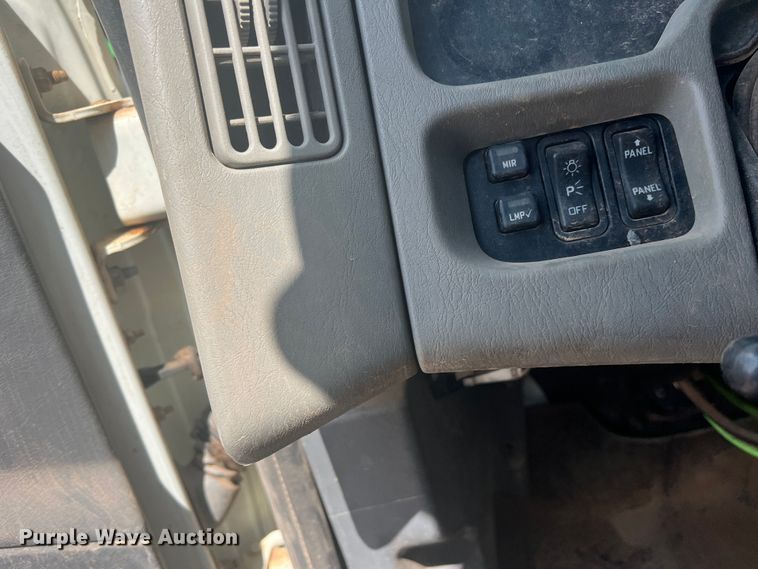 image for item DR5740 2011 International TranStar 8600  semi truck