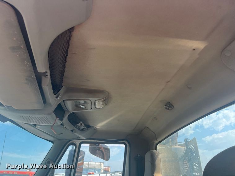 image for item DR5740 2011 International TranStar 8600  semi truck