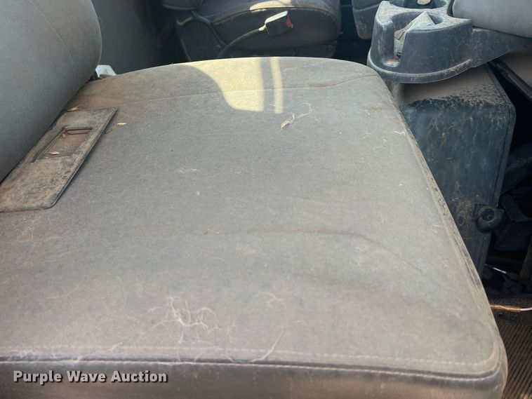 image for item DR5740 2011 International TranStar 8600  semi truck