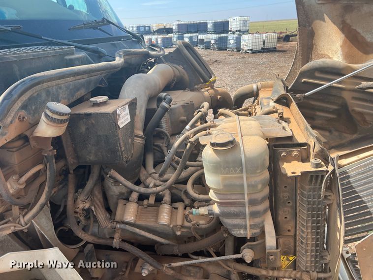 image for item DR5740 2011 International TranStar 8600  semi truck