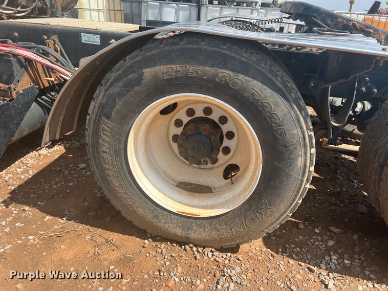 image for item DR5740 2011 International TranStar 8600  semi truck