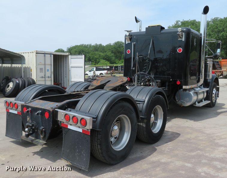 image for item FB9846 2004 Freightliner Classic 120  semi truck