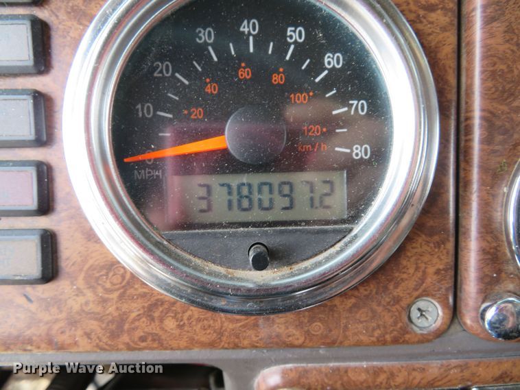 image for item FB9846 2004 Freightliner Classic 120  semi truck