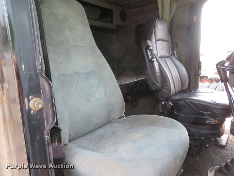 image for item FB9846 2004 Freightliner Classic 120  semi truck