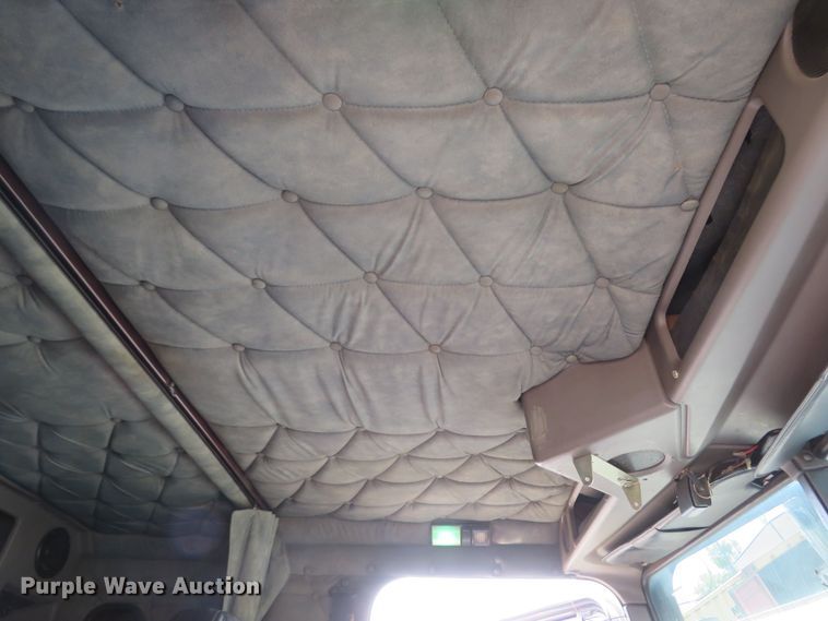 image for item FB9846 2004 Freightliner Classic 120  semi truck