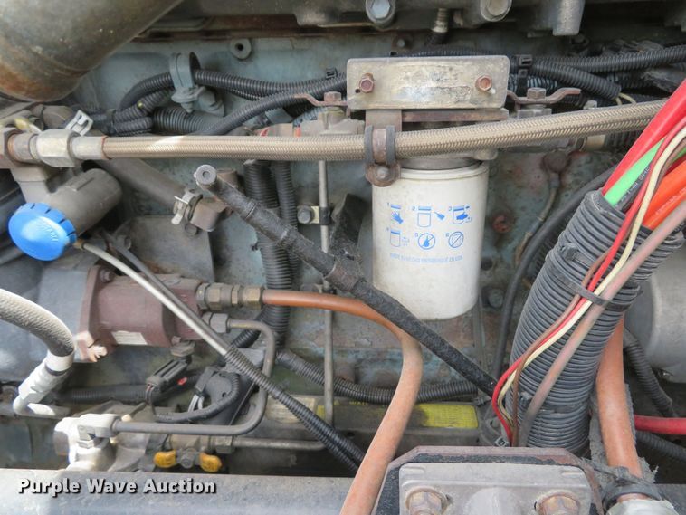 image for item FB9846 2004 Freightliner Classic 120  semi truck