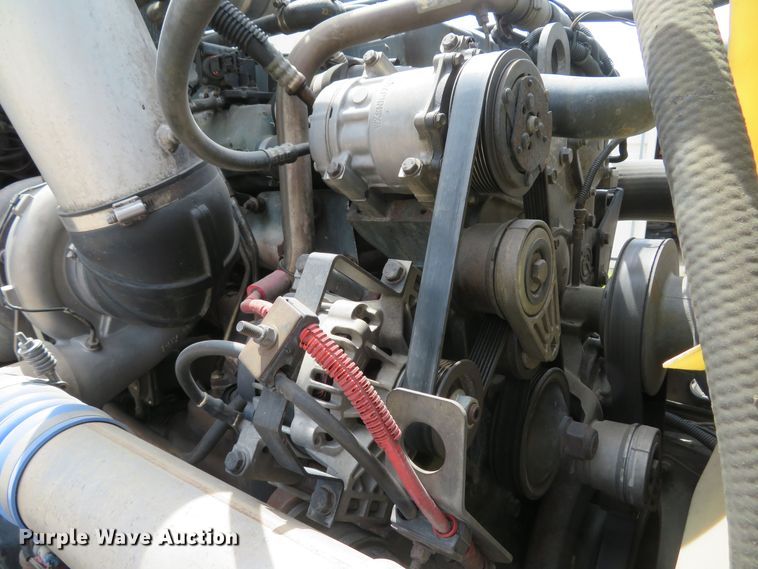 image for item FB9846 2004 Freightliner Classic 120  semi truck