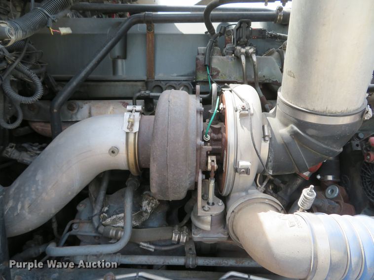 image for item FB9846 2004 Freightliner Classic 120  semi truck