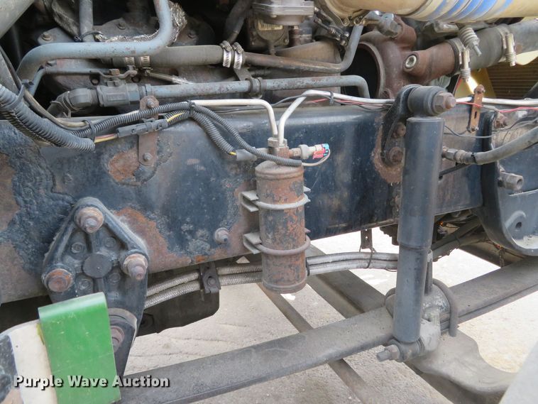 image for item FB9846 2004 Freightliner Classic 120  semi truck