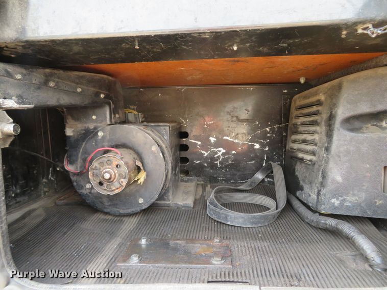 image for item FB9846 2004 Freightliner Classic 120  semi truck