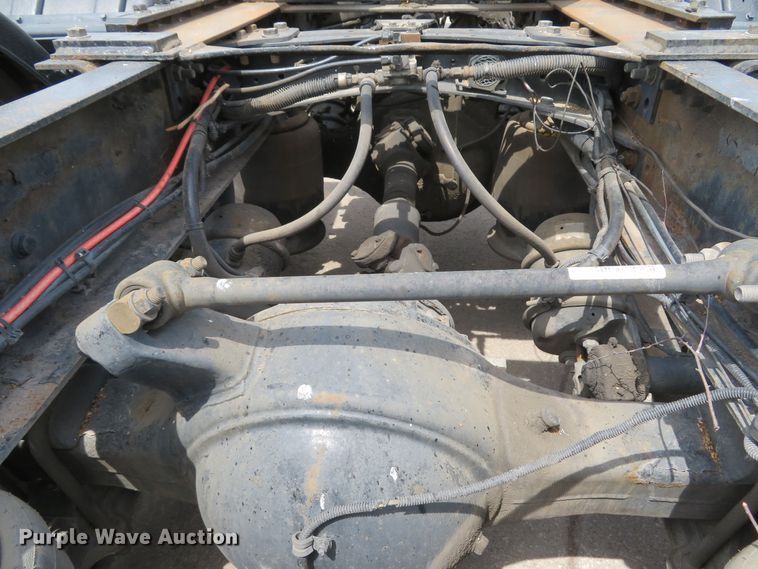 image for item FB9846 2004 Freightliner Classic 120  semi truck