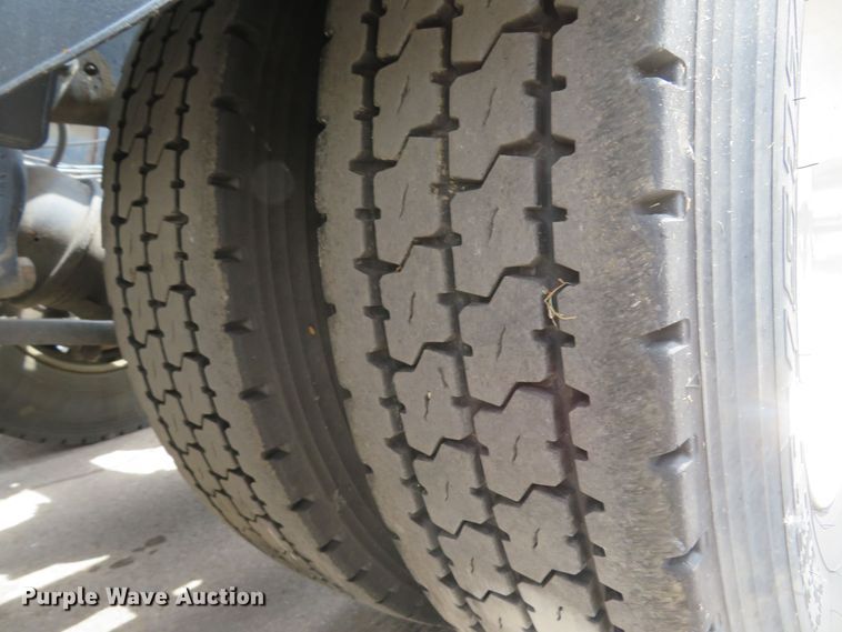 image for item FB9846 2004 Freightliner Classic 120  semi truck