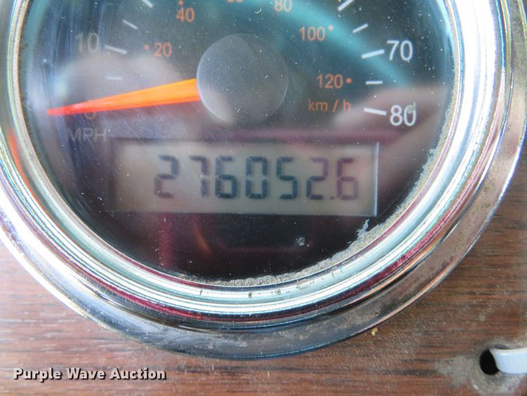 image for item FB9848 2000 Freightliner FLD120  semi truck