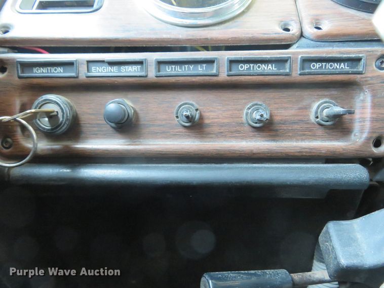 image for item FB9848 2000 Freightliner FLD120  semi truck