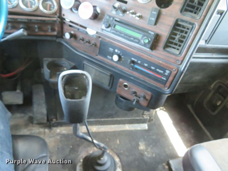 image for item FB9848 2000 Freightliner FLD120  semi truck