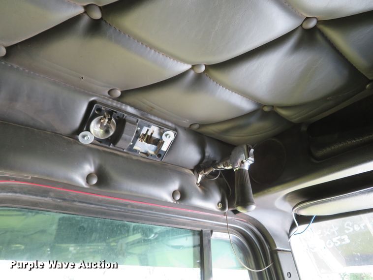 image for item FB9848 2000 Freightliner FLD120  semi truck