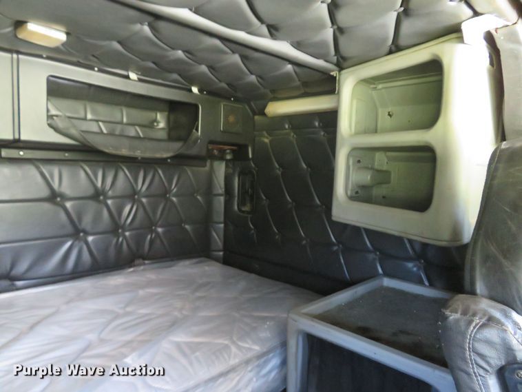 image for item FB9848 2000 Freightliner FLD120  semi truck