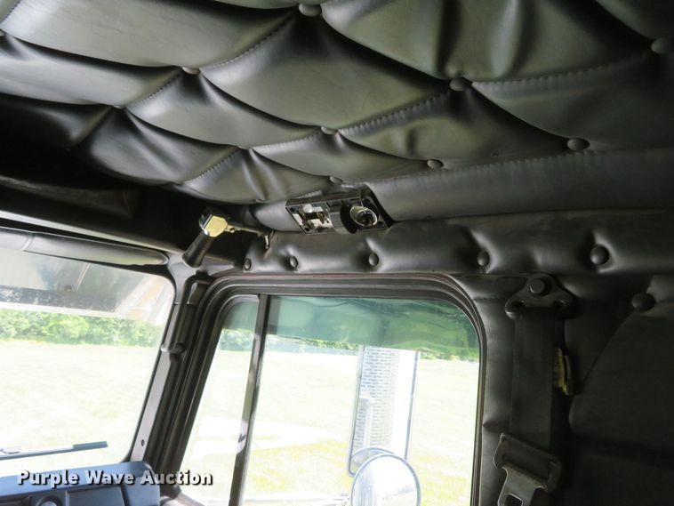 image for item FB9848 2000 Freightliner FLD120  semi truck