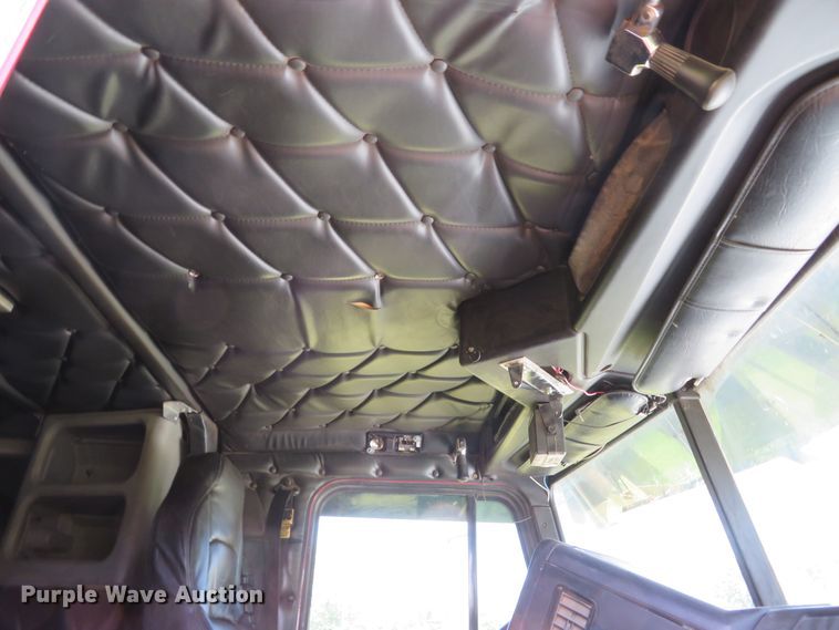 image for item FB9848 2000 Freightliner FLD120  semi truck