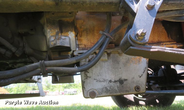 image for item FB9848 2000 Freightliner FLD120  semi truck