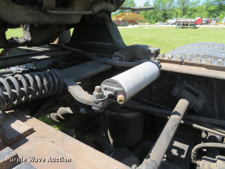 image for item FB9848 2000 Freightliner FLD120  semi truck