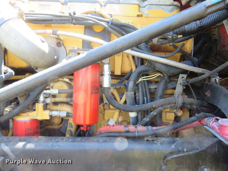 image for item FB9848 2000 Freightliner FLD120  semi truck