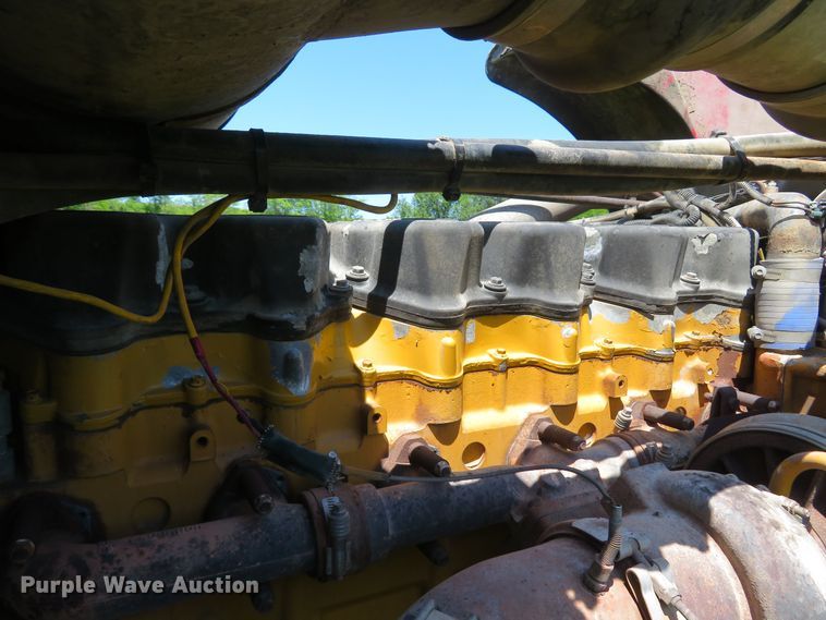 image for item FB9848 2000 Freightliner FLD120  semi truck