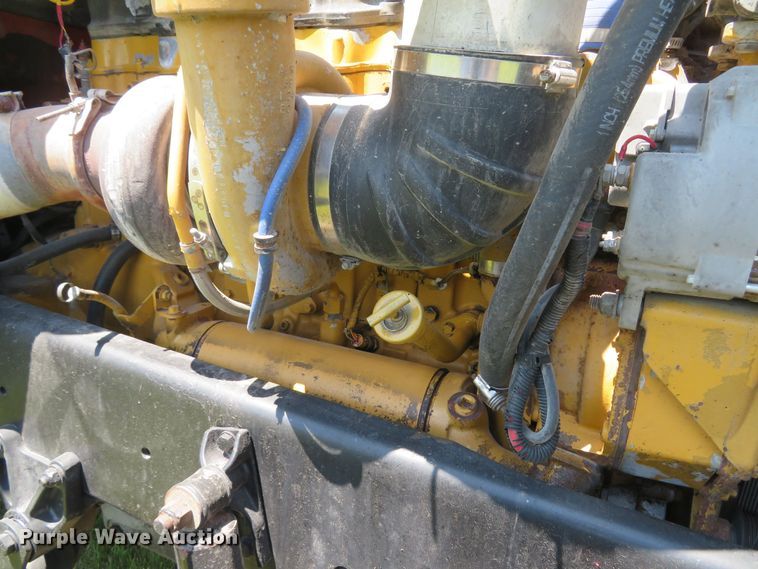 image for item FB9848 2000 Freightliner FLD120  semi truck