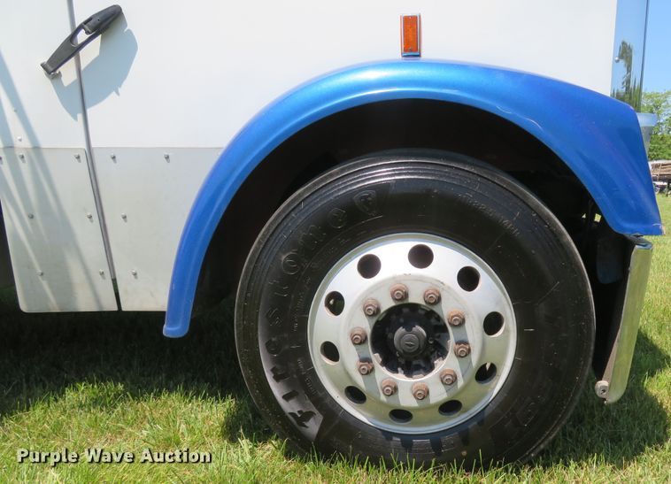 image for item FB9848 2000 Freightliner FLD120  semi truck