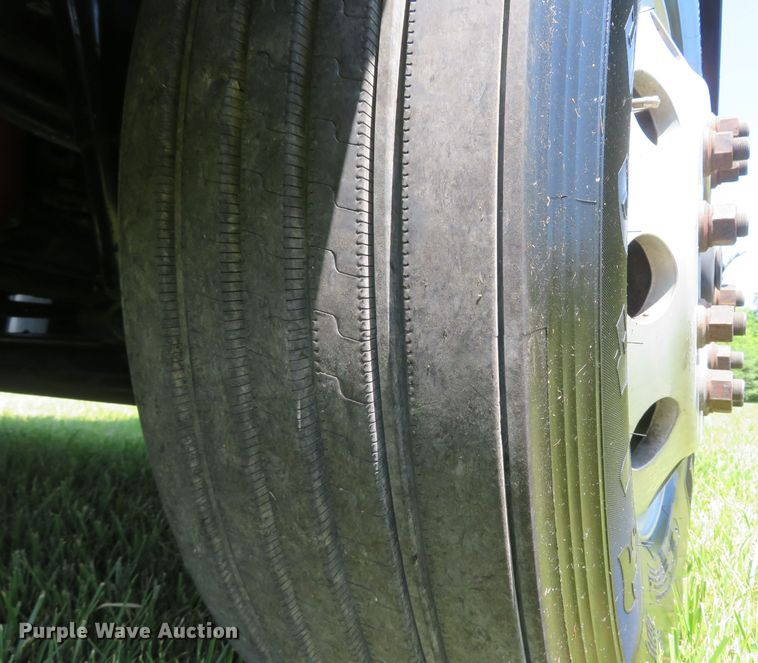 image for item FB9848 2000 Freightliner FLD120  semi truck