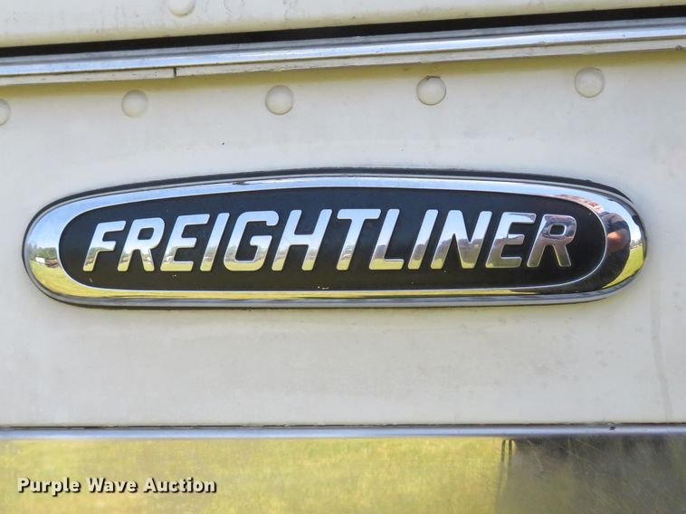 image for item FB9848 2000 Freightliner FLD120  semi truck