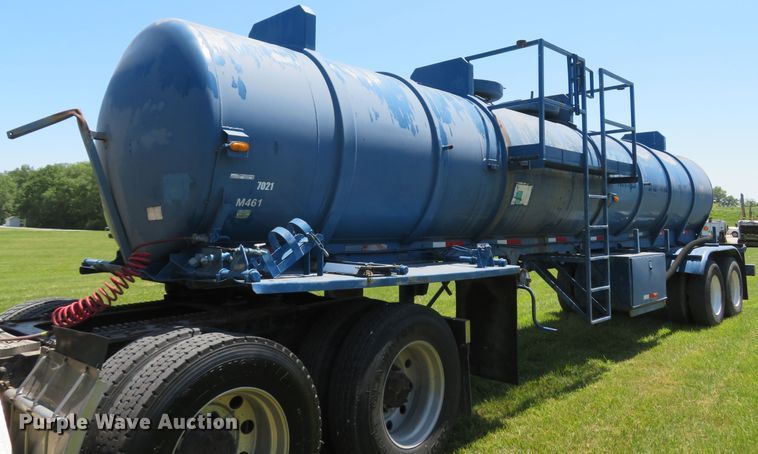 image for item FB9849 1981 Gray Tanker  tank trailer