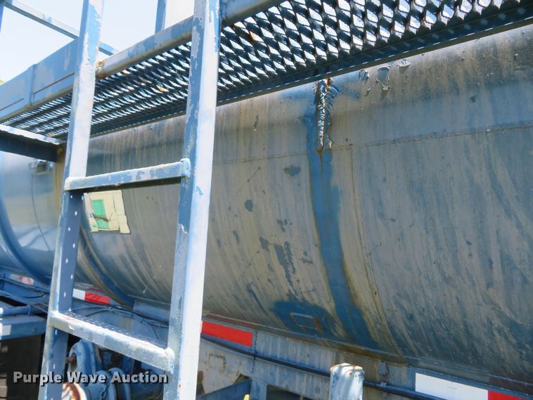 image for item FB9849 1981 Gray Tanker  tank trailer