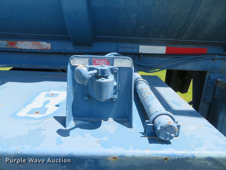 image for item FB9849 1981 Gray Tanker  tank trailer