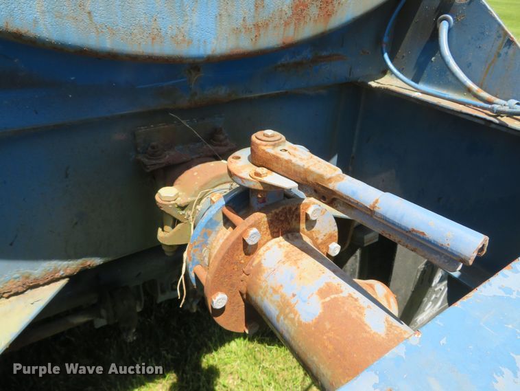 image for item FB9849 1981 Gray Tanker  tank trailer