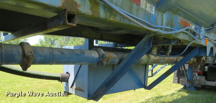 image for item FB9849 1981 Gray Tanker  tank trailer