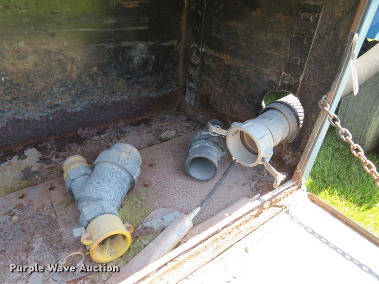 image for item FB9849 1981 Gray Tanker  tank trailer