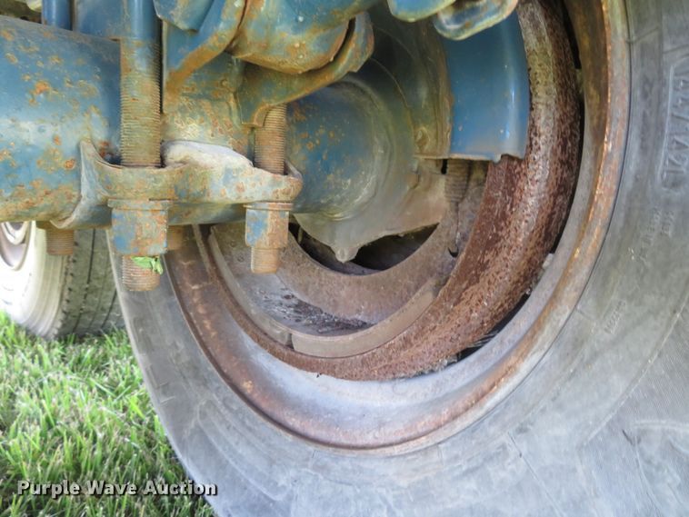 image for item FB9849 1981 Gray Tanker  tank trailer