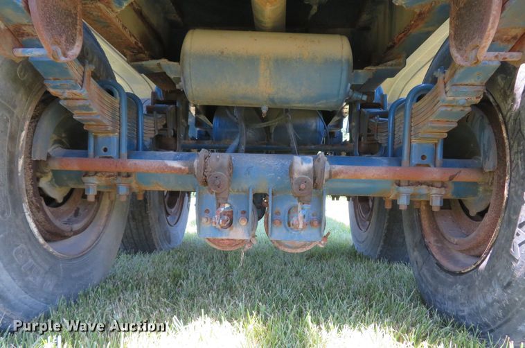 image for item FB9849 1981 Gray Tanker  tank trailer