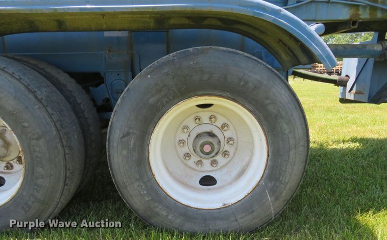 image for item FB9849 1981 Gray Tanker  tank trailer